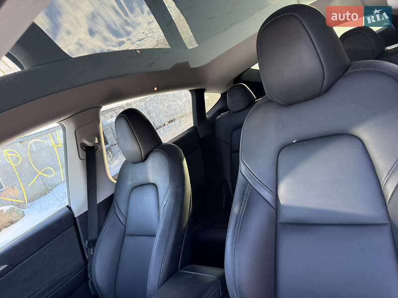 Внедорожник / Кроссовер Tesla Model Y 2023 в Луцке
