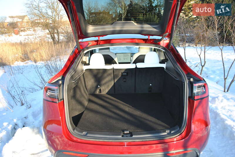 Позашляховик / Кросовер Tesla Model Y 2024 в Луцьку