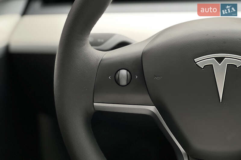 Позашляховик / Кросовер Tesla Model Y 2023 в Львові