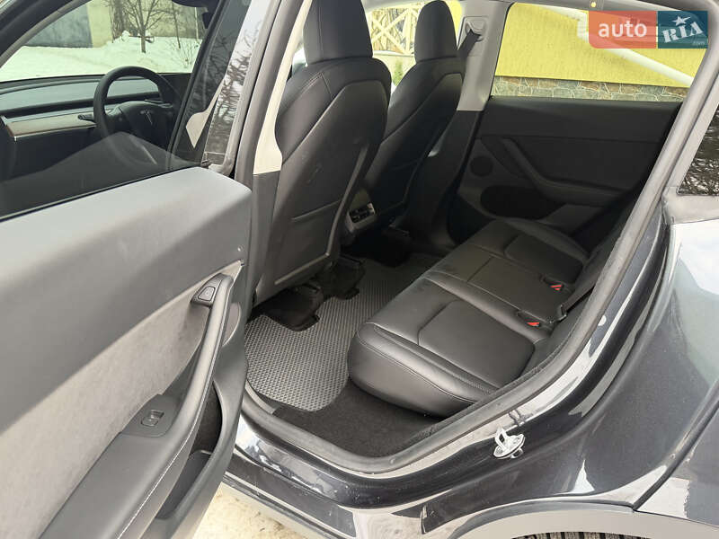 Позашляховик / Кросовер Tesla Model Y 2024 в Львові фото 25 Позашляховик / Кросовер Tesla Model Y 2024 в Львові