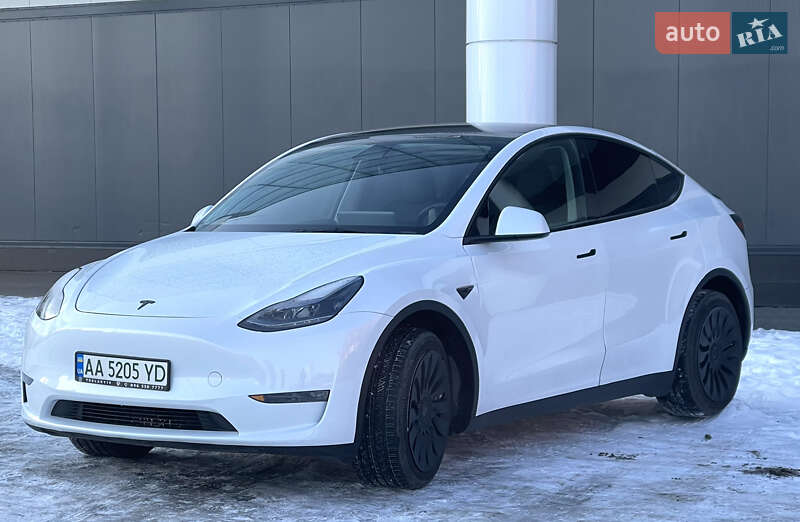 Tesla Model Y 2023