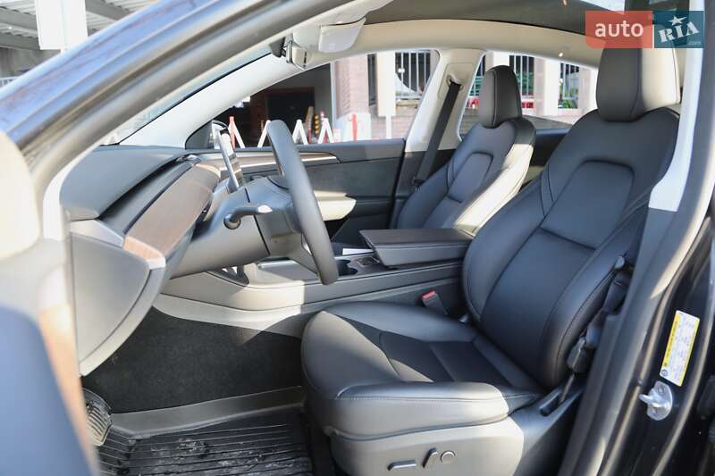 Позашляховик / Кросовер Tesla Model Y 2024 в Харкові