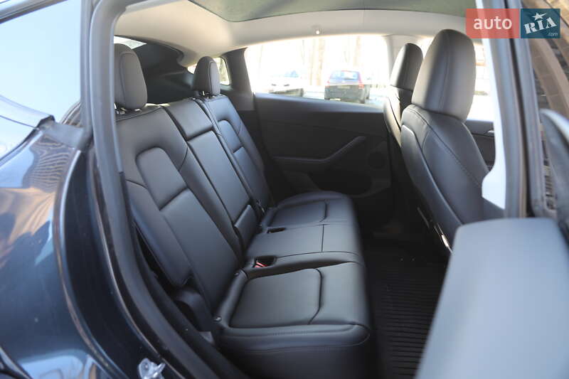 Позашляховик / Кросовер Tesla Model Y 2024 в Харкові