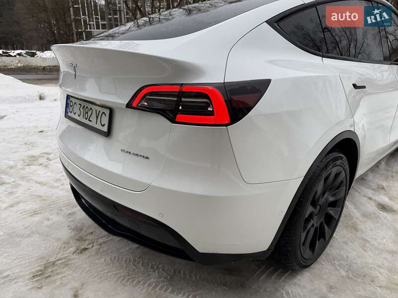 Внедорожник / Кроссовер Tesla Model Y 2020 в Львове
