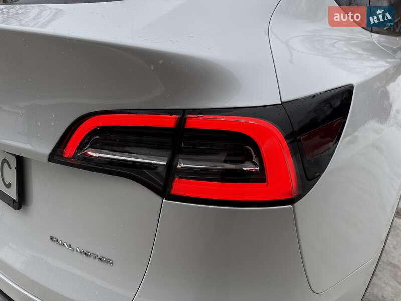 Внедорожник / Кроссовер Tesla Model Y 2020 в Львове