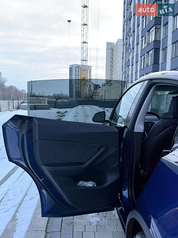 Внедорожник / Кроссовер Tesla Model Y 2021 в Луцке