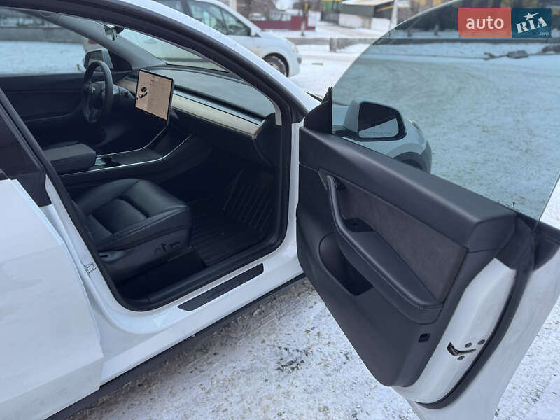 Позашляховик / Кросовер Tesla Model Y 2020 в Луцьку фото 32 Позашляховик / Кросовер Tesla Model Y 2020 в Луцьку