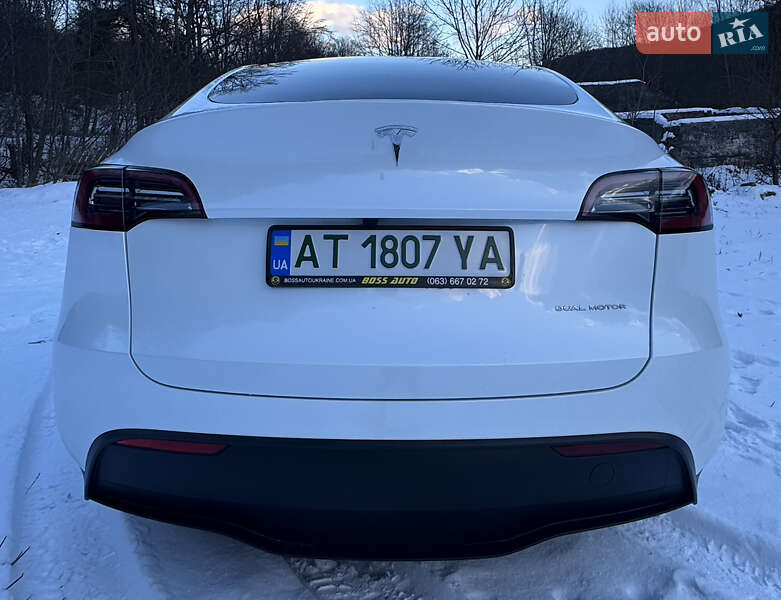 Внедорожник / Кроссовер Tesla Model Y 2023 в Яремче