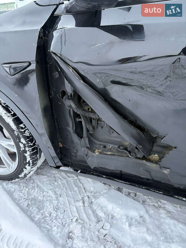 Позашляховик / Кросовер Tesla Model Y 2022 в Рівному фото 9 Позашляховик / Кросовер Tesla Model Y 2022 в Рівному