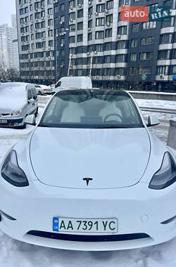 Внедорожник / Кроссовер Tesla Model Y 2023 в Киеве