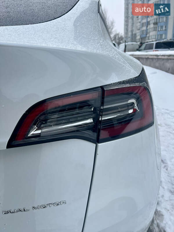 Внедорожник / Кроссовер Tesla Model Y 2023 в Киеве