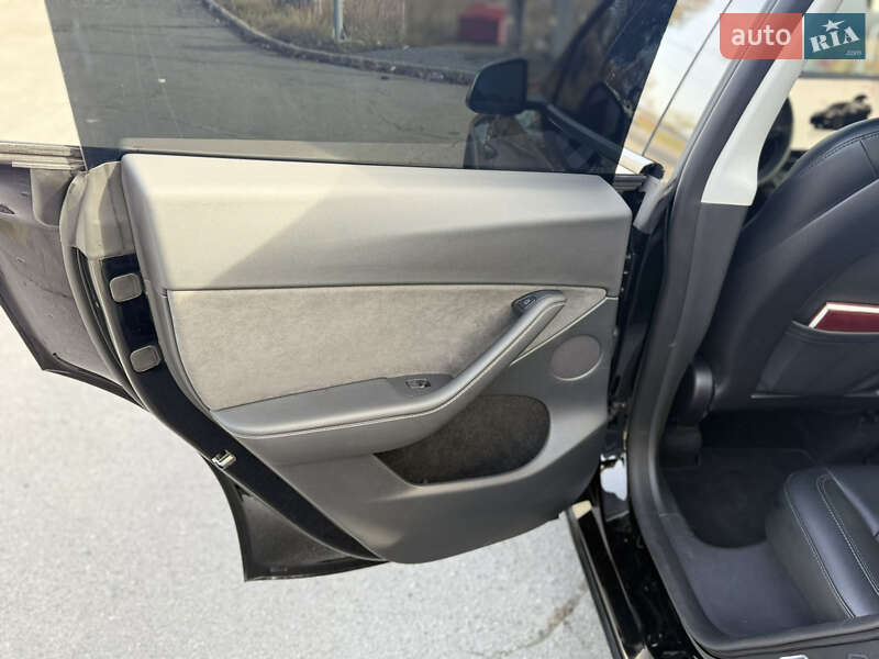 Позашляховик / Кросовер Tesla Model Y 2022 в Дніпрі