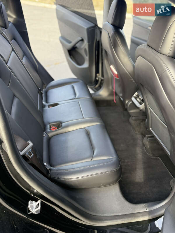 Позашляховик / Кросовер Tesla Model Y 2022 в Дніпрі