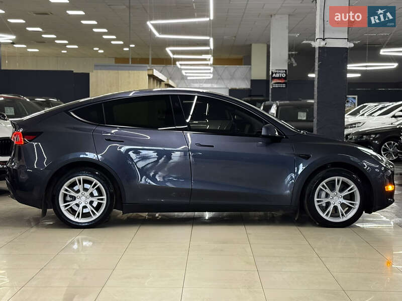 Внедорожник / Кроссовер Tesla Model Y 2023 в Николаеве