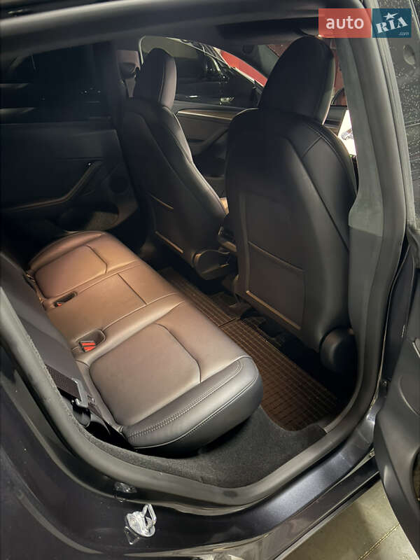 Внедорожник / Кроссовер Tesla Model Y 2024 в Никополе