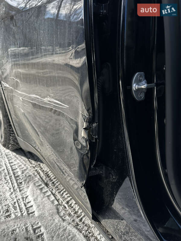 Позашляховик / Кросовер Tesla Model Y 2020 в Дніпрі фото 28 Позашляховик / Кросовер Tesla Model Y 2020 в Дніпрі