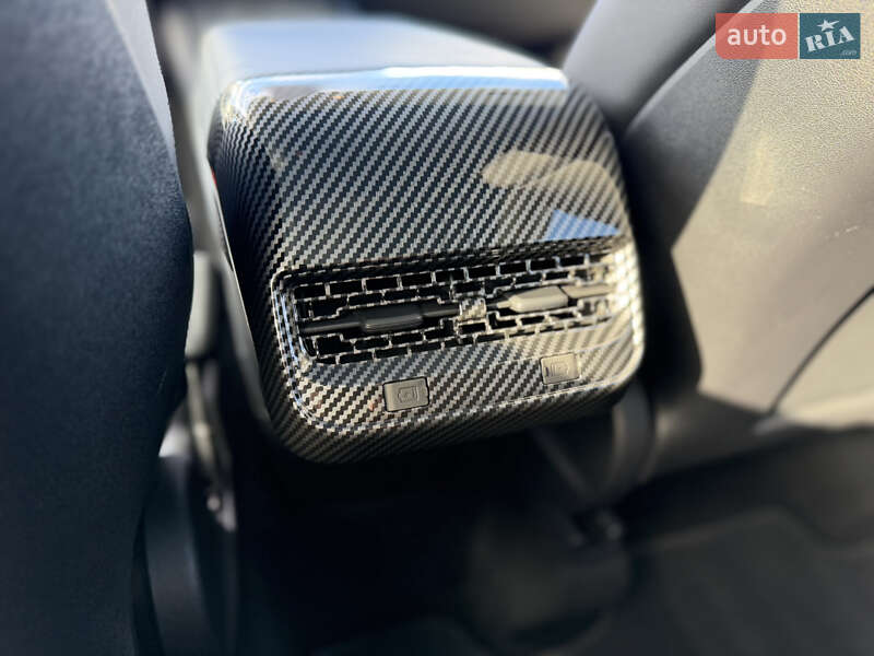 Позашляховик / Кросовер Tesla Model Y 2024 в Львові