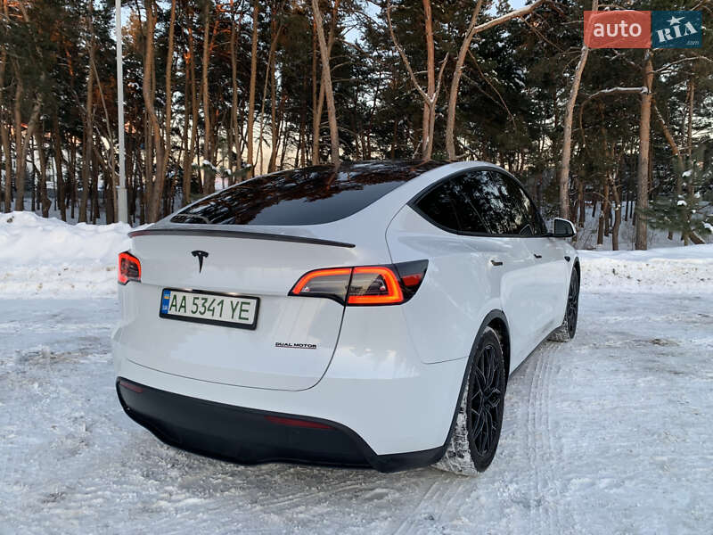 Внедорожник / Кроссовер Tesla Model Y 2023 в Киеве