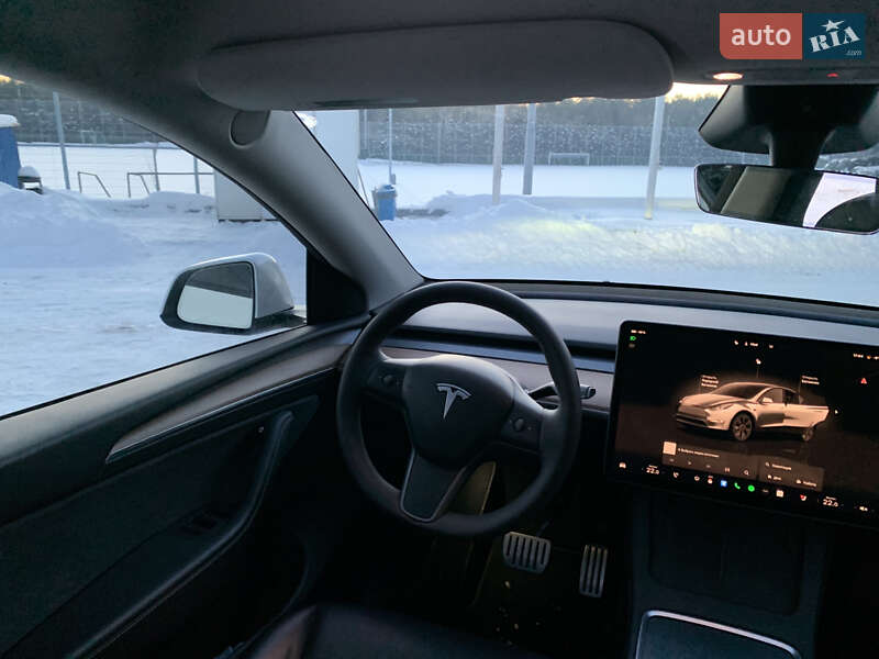 Внедорожник / Кроссовер Tesla Model Y 2023 в Киеве