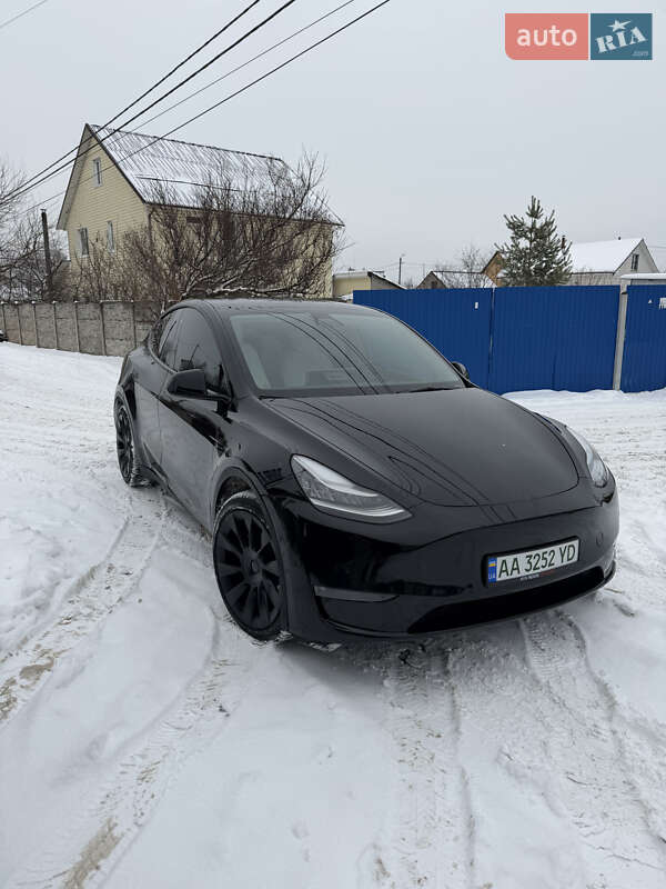 Позашляховик / Кросовер Tesla Model Y 2022 в Києві