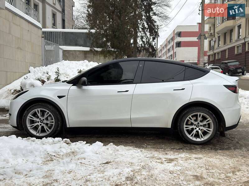 Позашляховик / Кросовер Tesla Model Y 2023 в Львові