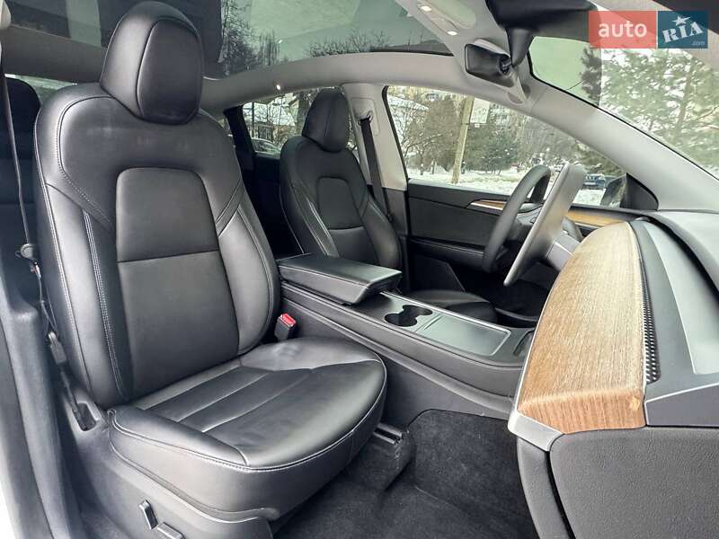 Позашляховик / Кросовер Tesla Model Y 2023 в Львові