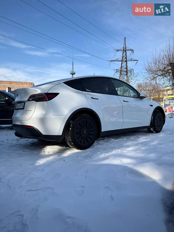 Позашляховик / Кросовер Tesla Model Y 2023 в Заставній фото 10 Позашляховик / Кросовер Tesla Model Y 2023 в Заставній