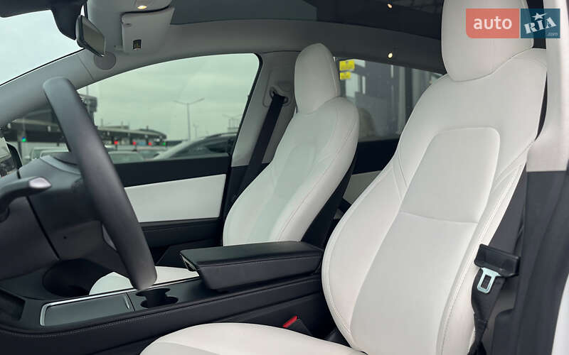 Позашляховик / Кросовер Tesla Model Y 2021 в Мукачевому