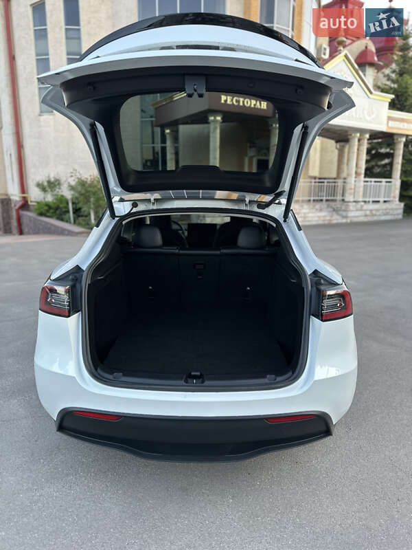 Позашляховик / Кросовер Tesla Model Y 2023 в Тернополі