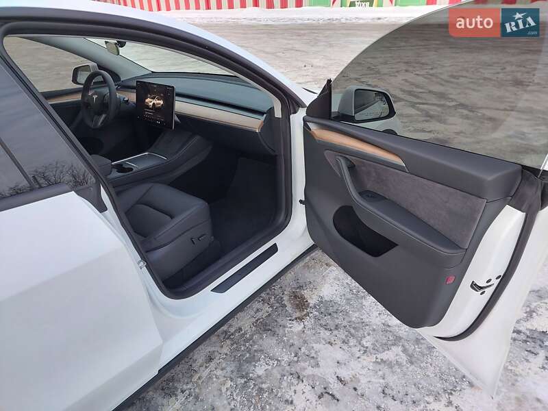 Позашляховик / Кросовер Tesla Model Y 2025 в Харкові