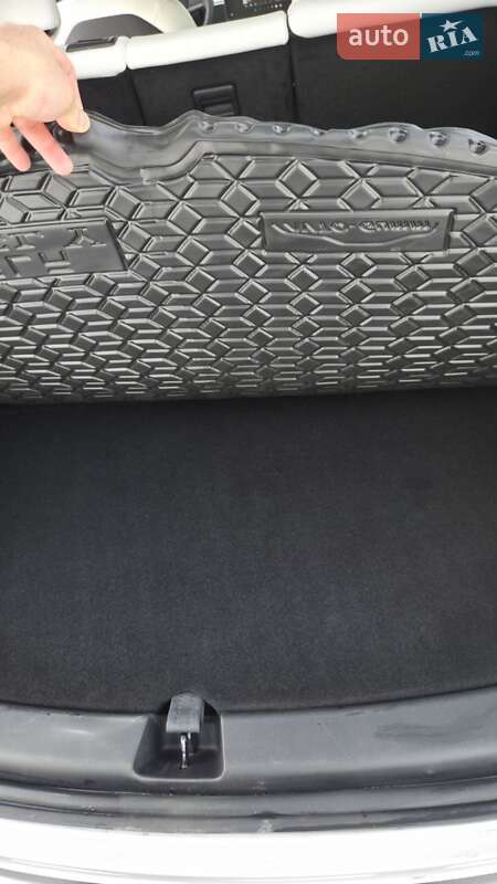 Внедорожник / Кроссовер Tesla Model Y 2022 в Киеве