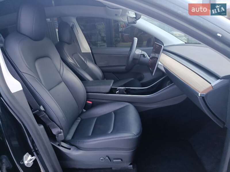 Позашляховик / Кросовер Tesla Model Y 2021 в Луцьку