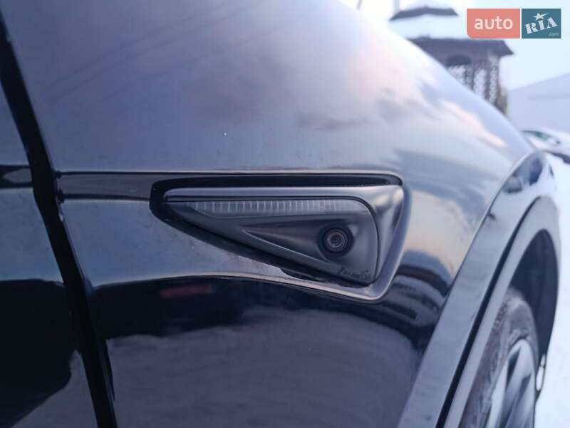Позашляховик / Кросовер Tesla Model Y 2021 в Луцьку