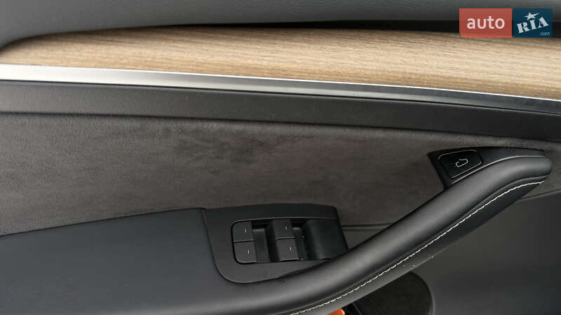 Внедорожник / Кроссовер Tesla Model Y 2022 в Гатном фото 27 Внедорожник / Кроссовер Tesla Model Y 2022 в Гатном