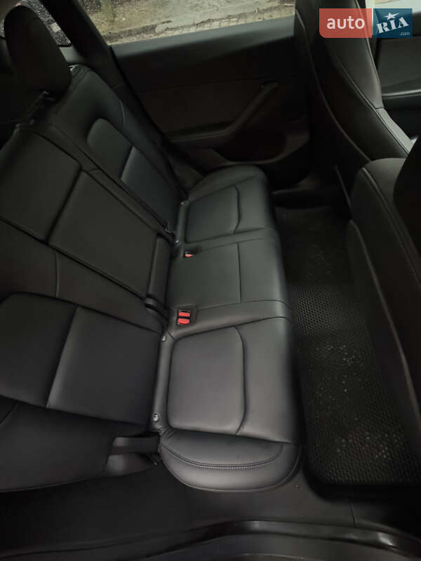 Внедорожник / Кроссовер Tesla Model Y 2022 в Ужгороде