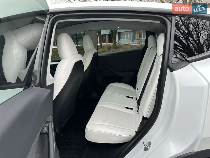 Внедорожник / Кроссовер Tesla Model Y 2023 в Днепре