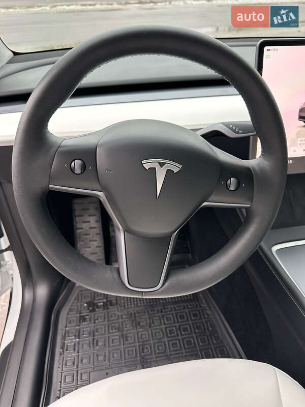 Внедорожник / Кроссовер Tesla Model Y 2023 в Днепре