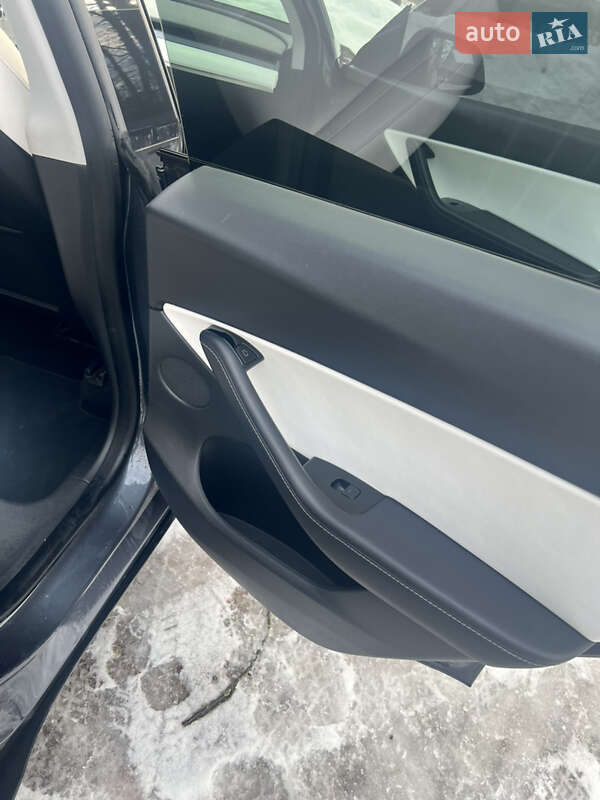 Позашляховик / Кросовер Tesla Model Y 2020 в Львові