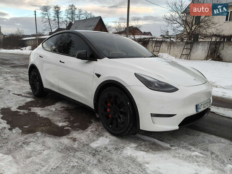 Позашляховик / Кросовер Tesla Model Y 2022 в Івано-Франківську