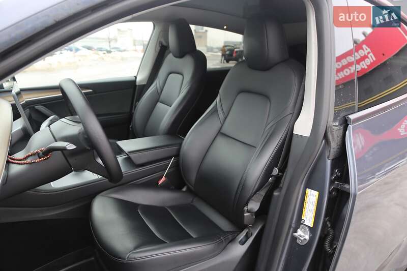 Внедорожник / Кроссовер Tesla Model Y 2023 в Киеве