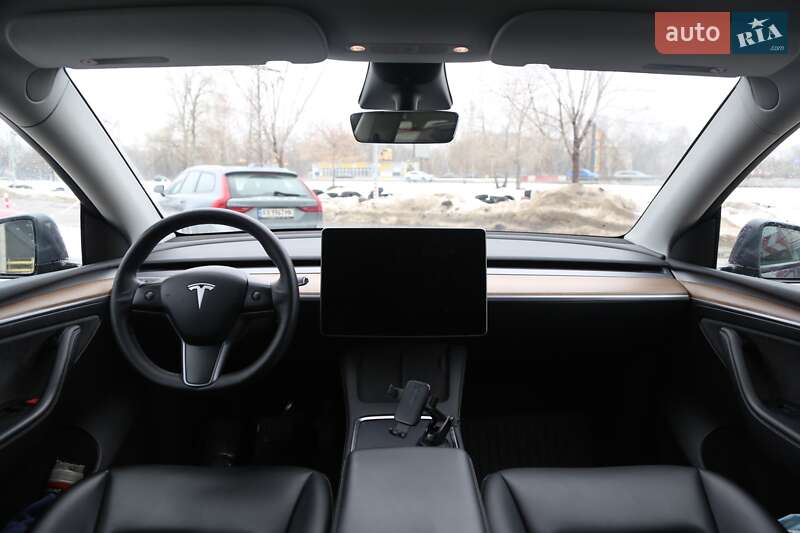 Внедорожник / Кроссовер Tesla Model Y 2023 в Киеве