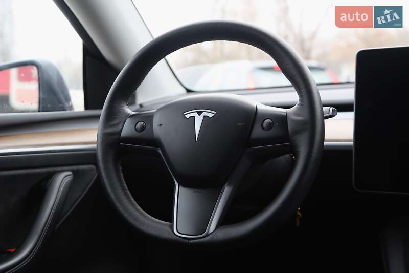 Внедорожник / Кроссовер Tesla Model Y 2023 в Киеве
