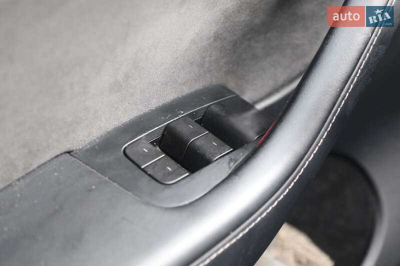 Внедорожник / Кроссовер Tesla Model Y 2023 в Киеве