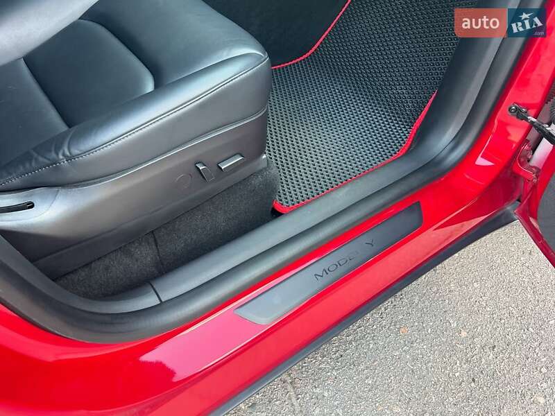 Позашляховик / Кросовер Tesla Model Y 2022 в Львові