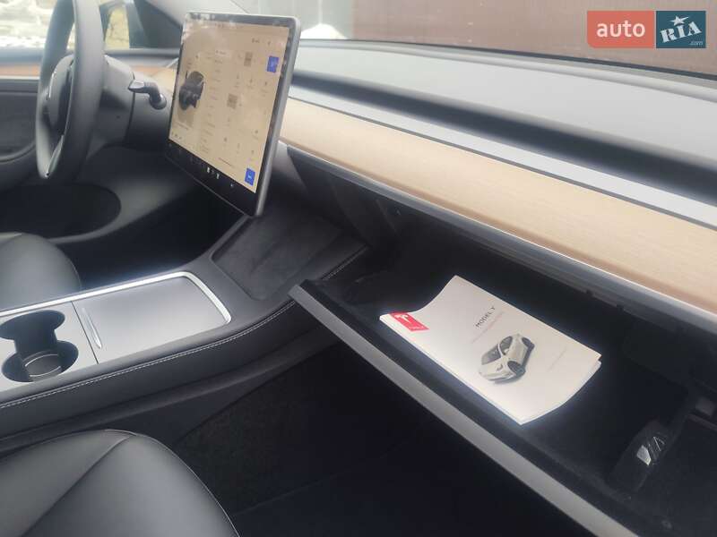 Позашляховик / Кросовер Tesla Model Y 2024 в Черкасах фото 21 Позашляховик / Кросовер Tesla Model Y 2024 в Черкасах