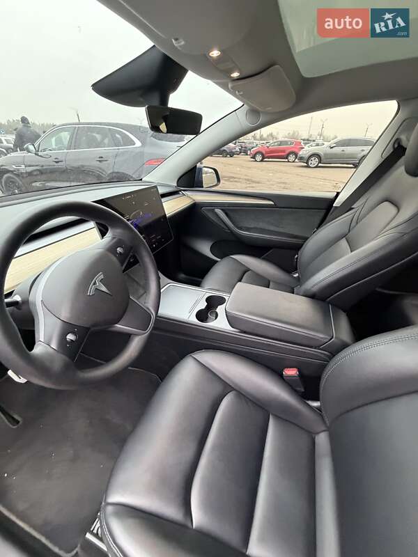 Позашляховик / Кросовер Tesla Model Y 2023 в Києві фото 13 Позашляховик / Кросовер Tesla Model Y 2023 в Києві