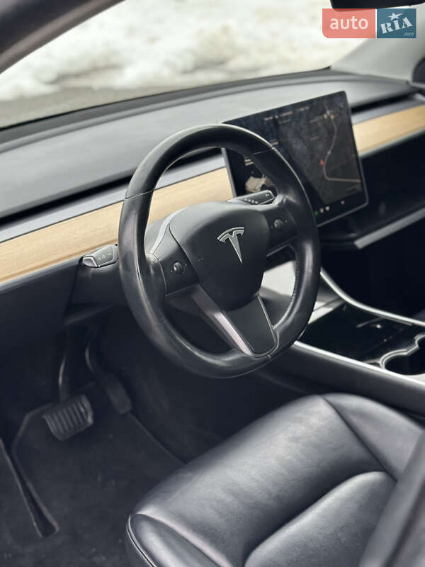 Позашляховик / Кросовер Tesla Model Y 2020 в Дубні