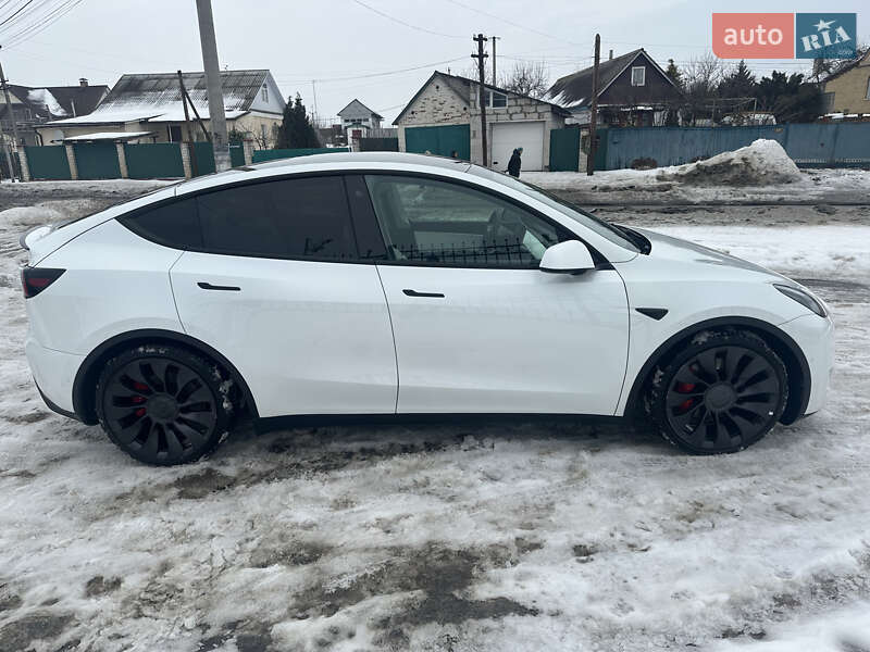 Позашляховик / Кросовер Tesla Model Y 2021 в Ірпені