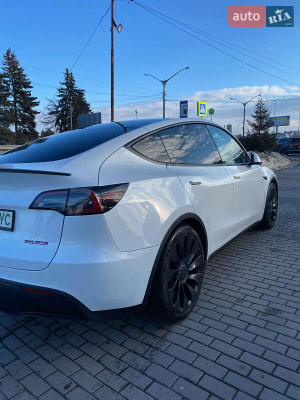 Внедорожник / Кроссовер Tesla Model Y 2021 в Львове