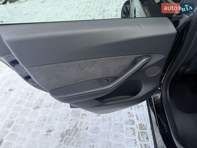 Позашляховик / Кросовер Tesla Model Y 2021 в Львові фото 12 Позашляховик / Кросовер Tesla Model Y 2021 в Львові
